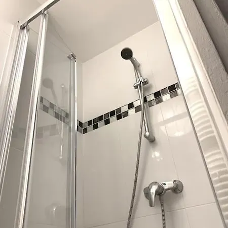 Apartment Haussmanien Au Coeur Du Village Montmartre ! *