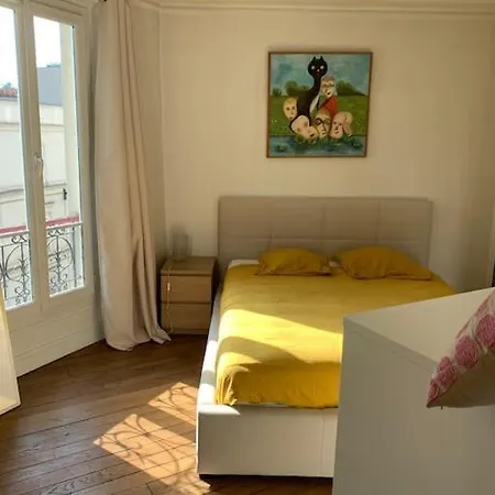 Haussmanien Au Coeur Du Village Montmartre ! *